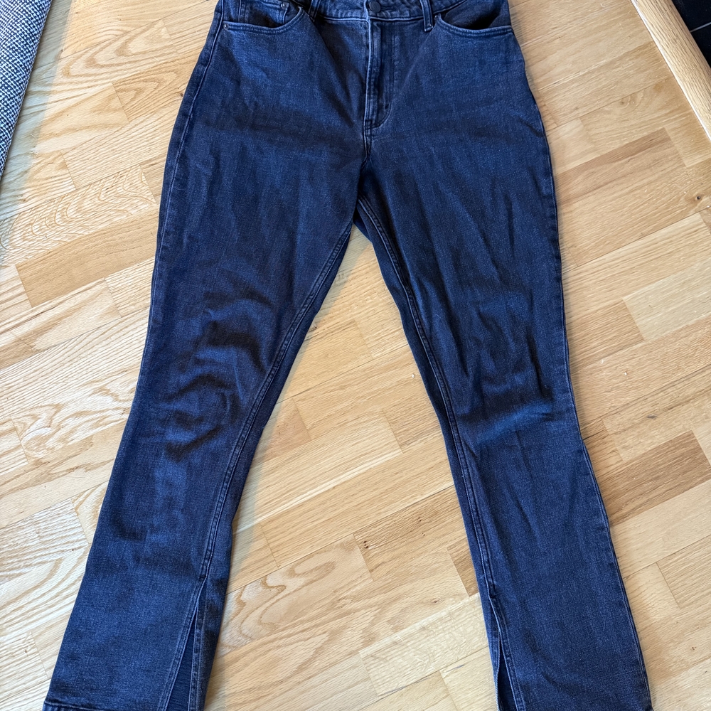 A&F Curve Love High Rise Skinny Jeans With Split Hem In Faded Black - 28/6
